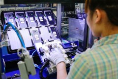 Cận cảnh quy trình kiểm tra 1 chiếc smartphone trước khi đưa ra thị trường!