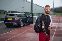 Cửa xe thông minh của Jaguar Land Rover giúp người khuyết tật ra vào xe dễ dàng hơn