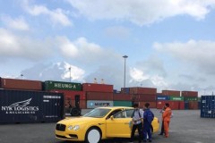 Bentley Flying Spur S thế hệ mới màu vàng vừa được nhập khẩu về nước