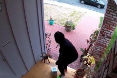 Kỹ sư NASA "troll" bọn trộm bằng bom thối làm từ 4 điện thoại LG G5