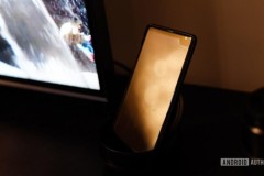 Cận cảnh mẫu smartphone 5G đầu tiên của Samsung