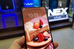 Bất ngờ lộ diện hình ảnh thực tế smartphone 2 màn hình, 3 camera sau của Vivo