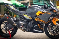 Kawasaki Ninja 400 độ loạt phụ tùng "khủng" mang sức hấp dẫn không thua kém các dòng superbike cao cấp