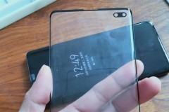 Thiết kế của Galaxy S10+ lộ diện thông qua mặt kính bảo vệ màn hình