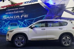 Hyundai Santa Fe vẫn có những trang bị thiếu sót so với bản “full” quốc tế