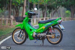 Wave 125 độ giản đơn mang lại cảm xúc khó cưỡng cho người xem của biker đến từ Thailand