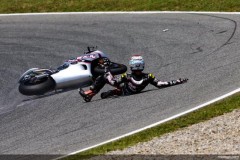 Làm thế nào để bảo vệ bản thân khi ngã xe?