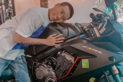 LÃO ĐẠI Rap Việt được tặng CBR650R trong lễ Giáng Sinh