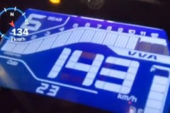 Clip Exciter 155 VVA lúc max speed làm người xem thót tim