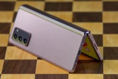 Tại sao mua iPhone thường ít giảm giá và quà tặng hơn so với các hãng smartphone Android?