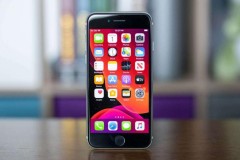 Mẹ mình vừa bị mất 10 triệu, cho mình hỏi tầm tiền này mua iPhone nào để chơi Tết thì được ạ…?