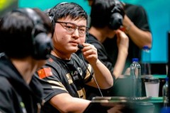 Uzi chính thức chia tay RNG: Cơ hội trở lại thi đấu chuyên nghiệp đang rộng mở