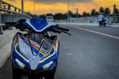 Vario độ của biker yêu nước với biểu tượng Trống Đồng
