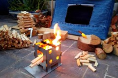 Bếp xếp cắm trại siêu nhỏ, đặt vừa trên lòng bàn tay.