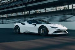 Theo dõi Ferrari SF90 Stradale 2021 gia tốc từ 0-96 km/h chỉ trong 2 giây đồng hồ