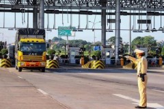 Hà Nội: Cho phép xe "luồng xanh" đi qua thành phố trong thời gian giãn cách, tạm thời cấm shipper