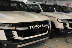 Toyota Land Cruiser 300 GR-S 2022 trình làng với thiết kế thể thao hơn