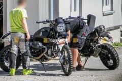BMW R Nine T phiên bản Scrambler mới hé lộ hình ảnh thử nghiệm đầy bụi bặm
