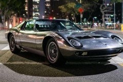 Chiếc Lamborghini Miura P400 S 1971 thân vỏ trần trụi không sơn này có giá tới 2 triệu USD