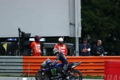 Một tay đua MotoGP bị gạch tên khỏi danh sách thi đấu vì "tự phá xe"