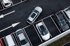 Những sai lầm thường gặp của tài xế khi lùi xe vào chuồng