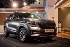 Cận cảnh Kia Seltos X Line 2021 tại đại lý trước ngày xe ra mắt chính thức