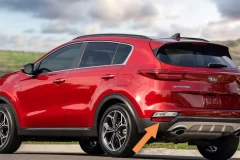 Vì sao đèn phản quang trên xe ô tô luôn được đặt thấp?