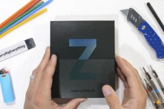 Samsung Galaxy Z Fold 3 gây bất ngờ với độ bền vượt mặt thế hệ trước tới 80%