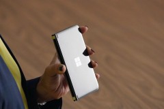 Smartphone màn hình gập Surface Duo 2 có những cải tiến gì hấp dẫn?