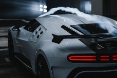 Vượt qua gió lốc mạnh hơn bất kỳ cơn cuồng phong nào, siêu phẩm Bugatti Centodieci giá 8 triệu Euro vẫn "lành lặn"