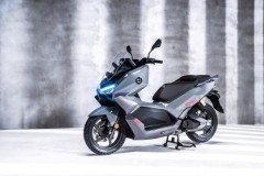 Ra mắt Super Soco CT-3: Mẫu xe điện Trung Quốc sẵn sàng cạnh tranh sòng phẳng với BMW CE-04