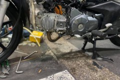 Chạy xe sau một thời gian dài, đem đi bảo dưỡng máy có sợ mất zin?