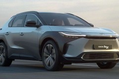 Công bố chi tiết Toyota bZ4X, liệu có cơ hội về Việt Nam trong năm 2022 đối đầu với Kia EV6?