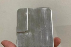 Thiết kế tổng thể của Galaxy S22 được tiết lộ qua mô hình kim loại