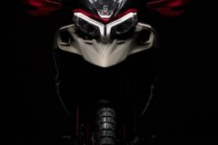 Benelli TRK 800 2022 ra mắt với ngoại hình hầm hố