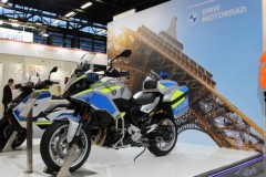 BMW giới thiệu hai mẫu xe chuyên dụng F900 XR và CE 04 phục vụ cho lực lượng cảnh sát