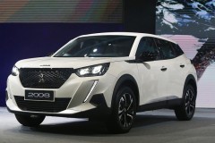 Chênh lệch 90 triệu đồng, khách hàng phải chịu “thiệt thòi” gì khi mua Peugeot 2008 Active so với phiên bản xịn nhất?