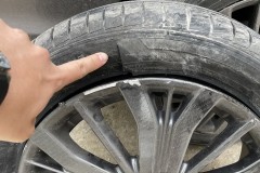 Được phen hú vía vì bơm lốp vượt mức áp suất yêu cầu