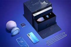 Hộp quà đựng Reno7 series đặc biệt với đèn chiếu bầu trời đầy sao...