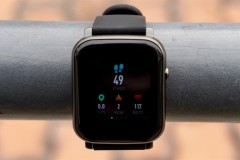 Trên tay bộ đôi smartwatch BeU B1 và BeU B2: Giá dưới 1 triệu đồng