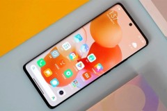 Ảnh chụp mặt kính bảo vệ Xiaomi 12 Pro: Màn cong, viền mỏng, nhỏ gọn