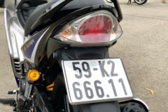 Ex 135 độ trông bảnh bao hơn hẳn khi diện toàn đồ hàng hiệu