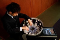 Giáo sư Nhật Bản tạo ra màn hình... liếm để thử mùi vị đồ ăn