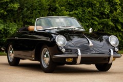 Porsche 356B Roadster 1962 với màu sơn đen được rao bán đấu giá