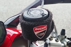 Tại sao phải đeo bọc vải vào cốc dầu phanh?