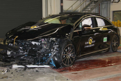 Thử đâm tan nát xe điện Mercedes EQS sắp bán ở Việt Nam xem an toàn cỡ nào