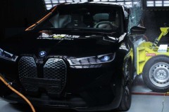 Thử đâm tan nát xem SUV điện BMW iX an toàn ở mức nào!