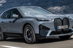 Xe điện hiệu năng cao BMW iX M60 hơn 600 mã lực sắp ra mắt tại CES 2022