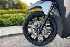 Vario 150 biến hóa nhẹ nhàng cho dàn chân có thêm điểm nhấn