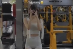 Thiều Bảo Trâm khiến fan phát ngượng vì chiếc quần bó phản chủ !